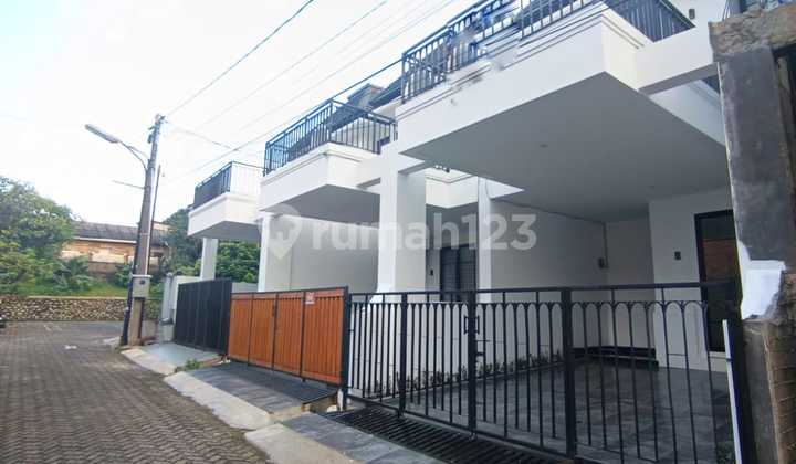 Rumah Baru Design American Classic Lokasi di Sekitar Bintaro