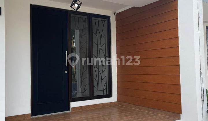 Ready-to-Occupy House, Strategic Location in Graha Raya Cluster, Bintaro. Ready-to-Occupy House, Strategic Location in Graha Raya Cluster, Bintaro.
