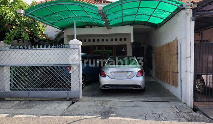 Well-Maintained House Prime Location Easy Access in Bintaro Jaya Sector 1
