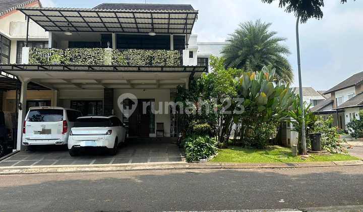 Corner House Position Near Fresh Market and Parigi Toll Road in Bintaro