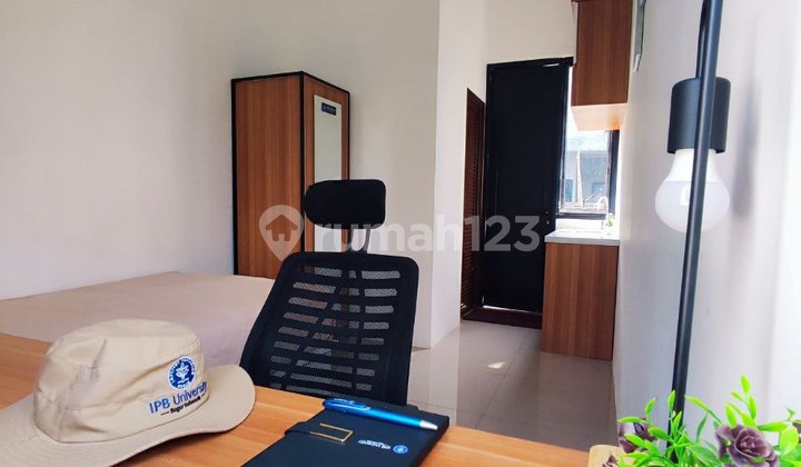 Recommended IPB Boarding House, Spacious Parking Lot, Shuttle Bus Facilities. 2