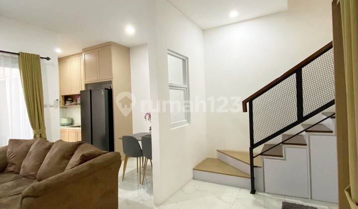 Rumah Syariah 2 Lantai Kelas Premium Strategis Dekat Dari Jalan Raya Mabes Dan Tol Setu Cipayung, Jakarta Timur 2