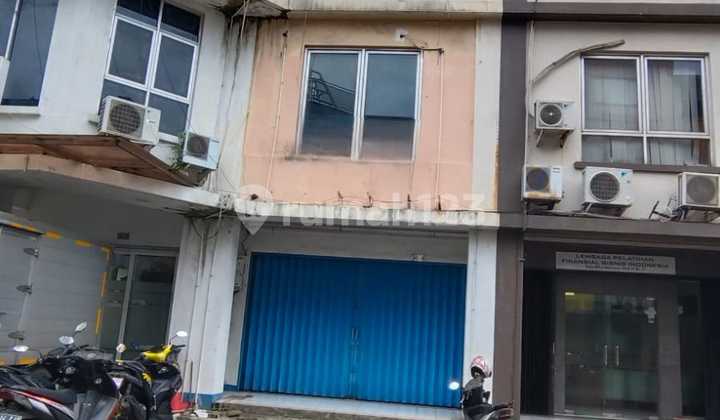 For Sale Fast 4-Story Shop House in Complex Strategic Location in Matraman, East Jakarta For Sale Fast 4-Story Shop House in Complex Strategic Location in Matraman, East Jakarta