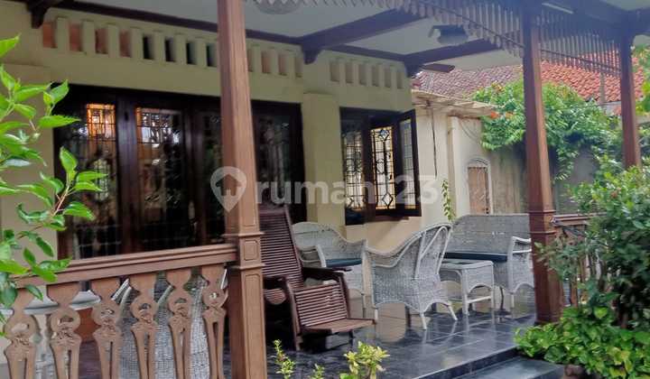 Unique House in Menteng, Central Jakarta 2