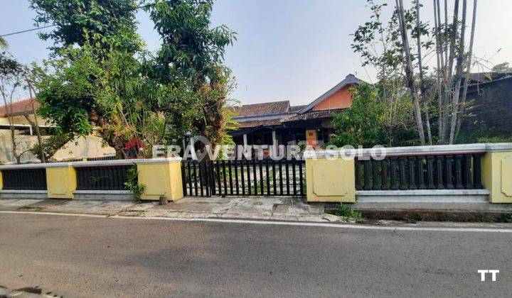 Rumah Lama Terawat Tengah Kota Laweyan Solo 1