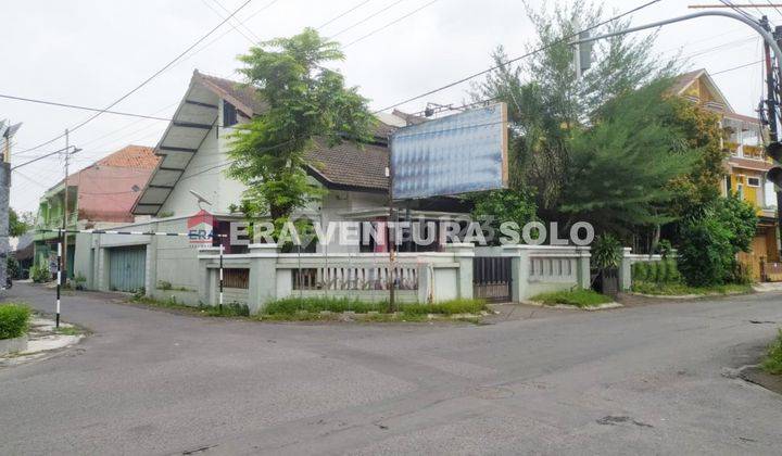 Rumah Mewah Tengah Kota Solo 1