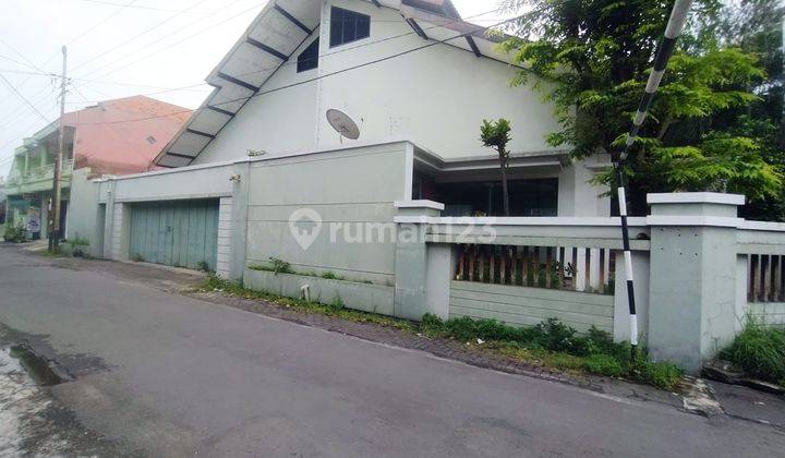 Rumah Mewah Tengah Kota Solo 2