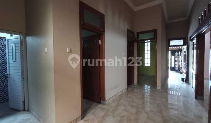 Ready-to-Use Luxury House with Terrace Boyolali 2