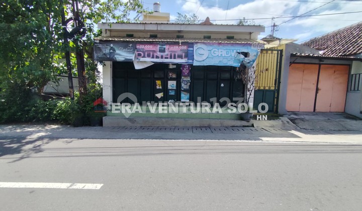 House + Strategic Business Space Pajang Solo House + Strategic Business Space Pajang Solo