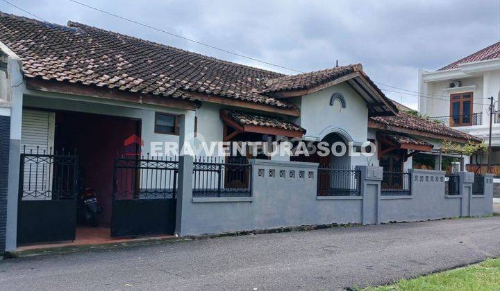 Rumah Strategis Sumber Solo 1