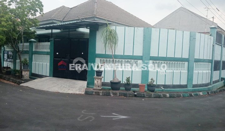 Rumah Siap Huni Strategis Solo Baru 1