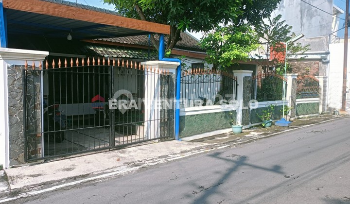 Rumah Strategis Siap Huni Kadipiro Solo Rumah Strategis Siap Huni Kadipiro Solo