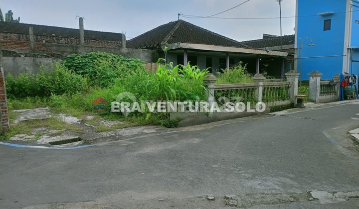 Strategic Plot of Land in Solo Baru