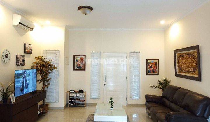 SEWA RUMAH 2 LANTAI PRIVATE SW POOL DI DEPLU ADAM MALIK, JL.UTAMA (MINIMAL SEWA 2TH)
