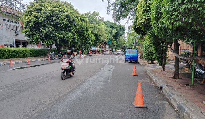 RUMAH LAMA HITUNG TANAH PINGGIR JALAN RAYA