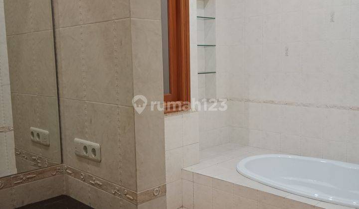 FOR RENT HOUSE AT PONDOK INDAH PRIME LOCATION CONDITION SEMI FURNISH 11