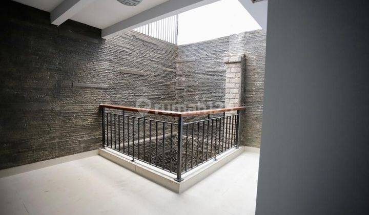 DISEWAKAN RUMAH TINGGAL ATAU BISA UNTUK KANTOR