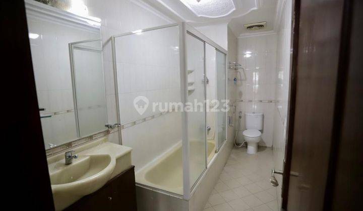 DISEWAKAN RUMAH TINGGAL ATAU BISA UNTUK KANTOR