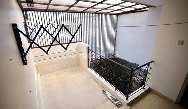 DISEWAKAN RUMAH TINGGAL ATAU BISA UNTUK KANTOR