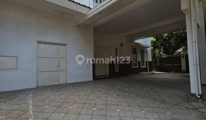 DISEWAKAN RUMAH TINGGAL ATAU BISA UNTUK KANTOR