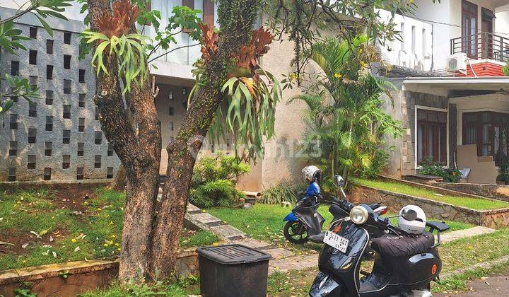 DIJUAL RUMAH DIREMPOA BERGAYA INDUSTRIAL 3