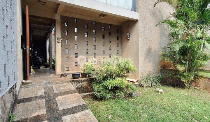 DIJUAL RUMAH DIREMPOA BERGAYA INDUSTRIAL 16