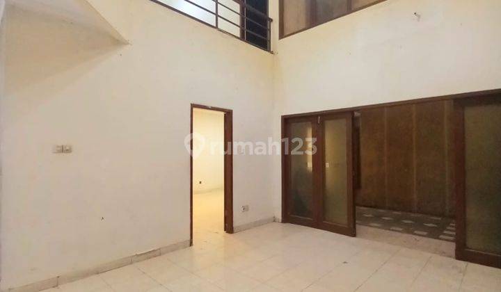 SEWA RUMAH TEBET COCOK UNTUK KANTOR. 2 Lantai 1