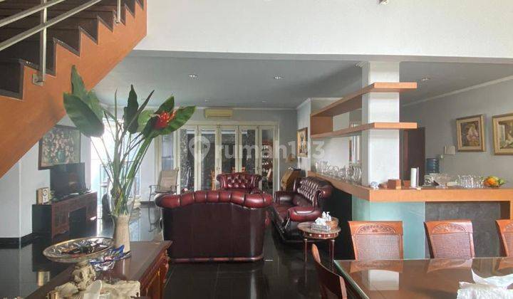 DIJUAL RUMAH KEBAYORAN BARU DEKAT KE SCBD DAN SELANGKAH KE SENAYAN 2