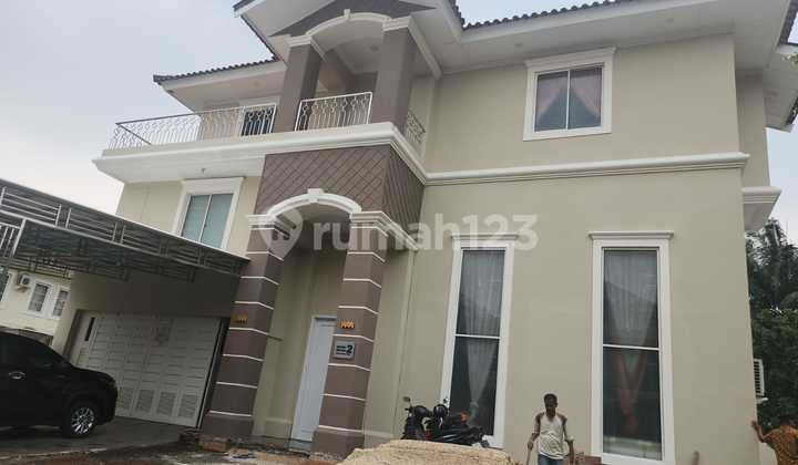 Rumah Hook 3 Lantai Baru Renovasi Taman Beverly Golf
