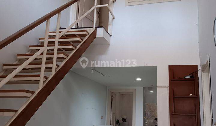 Rumah Dengan Mezzanine Di Taman Parahyangan  2