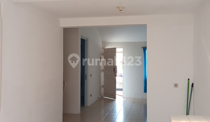 House in West Lippo Karawaci, Facing the Park, Quiet and Serene Area 2