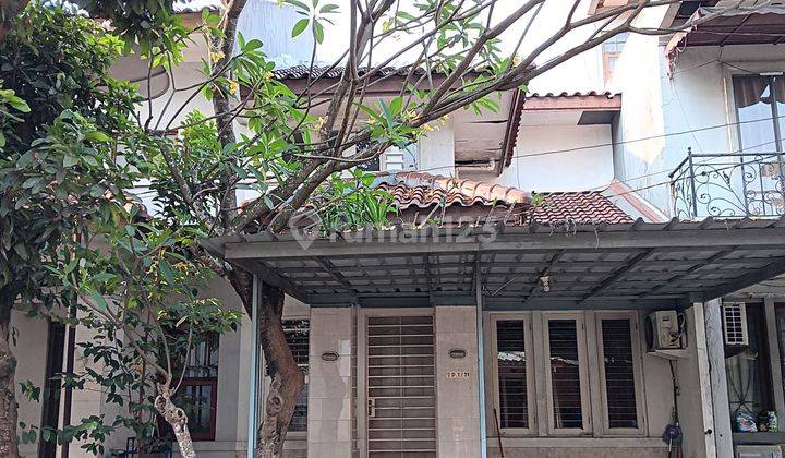 Rumah Dengan Mezzanine Di Taman Parahyangan  1