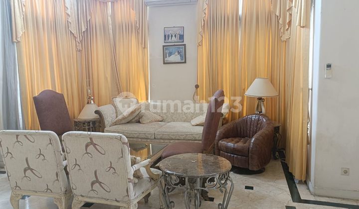 Large Spacious House in Premium Golf Course Cluster, Lippo Karawaci 2