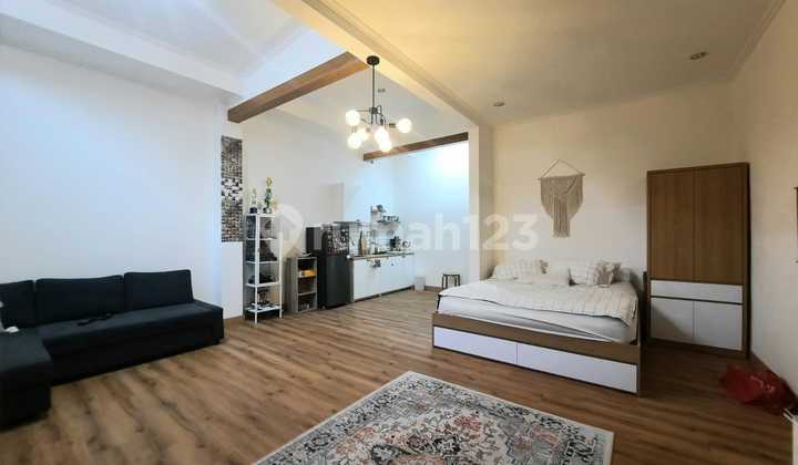 Semi-Furnished Good House Bekasi, Bekasi SHM Jati Waringin Asri Pondok Gede 400m2 3 bedrooms Semi-Furnished Good House Bekasi, Bekasi SHM Jati Waringin Asri Pondok Gede 400m2 3 bedrooms