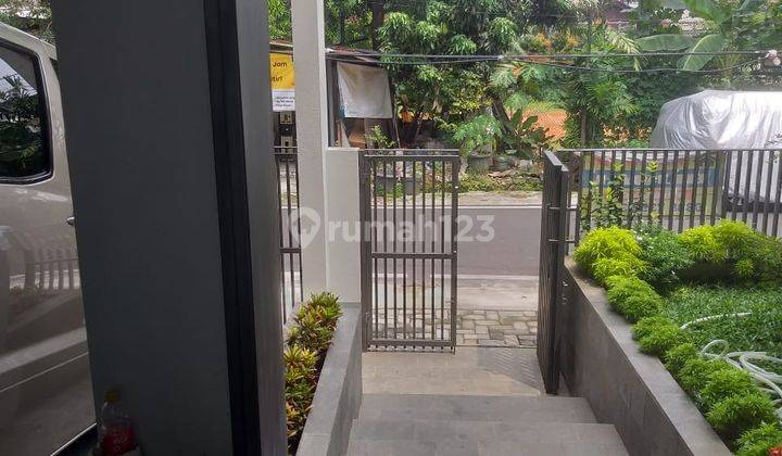 Rumah 2 Lantai Bagus SHM di Cempaka Putih, Jakarta Pusat 2