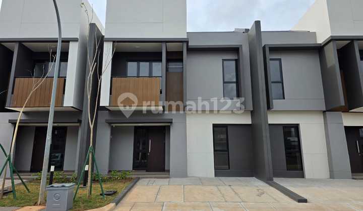 Summarecon Crown Gading, 8X13m, 104M2, 2 Lantai, 3+1 Kamar, Strategis