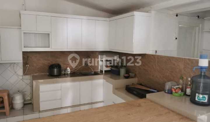 rumah Sangat Strategis jual Hitung Tanah saja, Unfurnished SHM Cideng, Jakarta Pusat 2