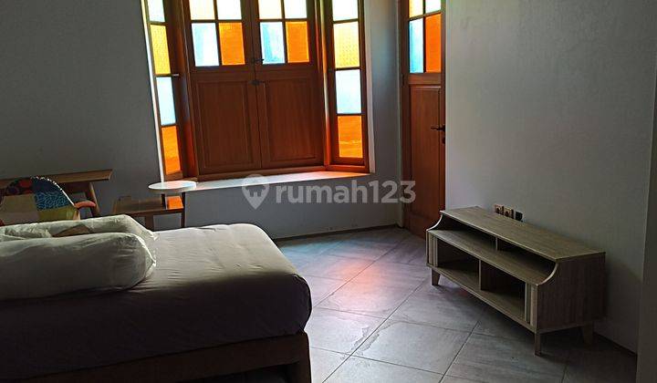Rumah Gaya Industrial Kontemporer di Lebak Lestari Lebak bulus Jakarta Selatan