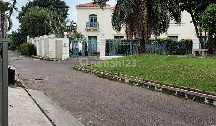 Rumah Gaya Industrial Kontemporer di Lebak Lestari Lebak bulus Jakarta Selatan