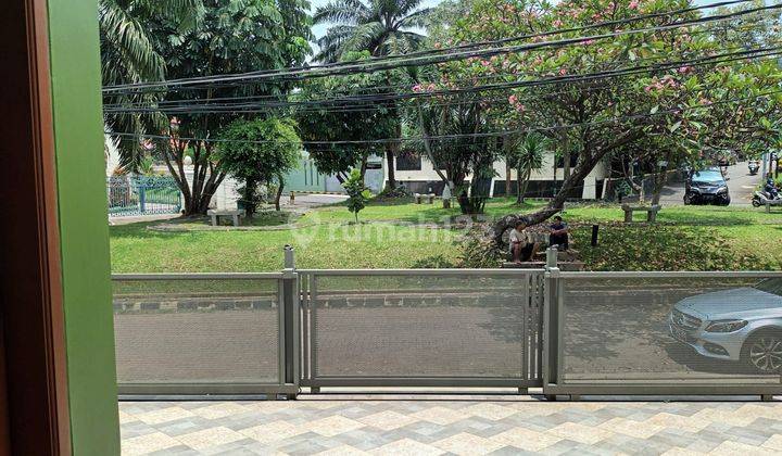 Rumah Gaya Industrial Kontemporer di Lebak Lestari Lebak bulus Jakarta Selatan
