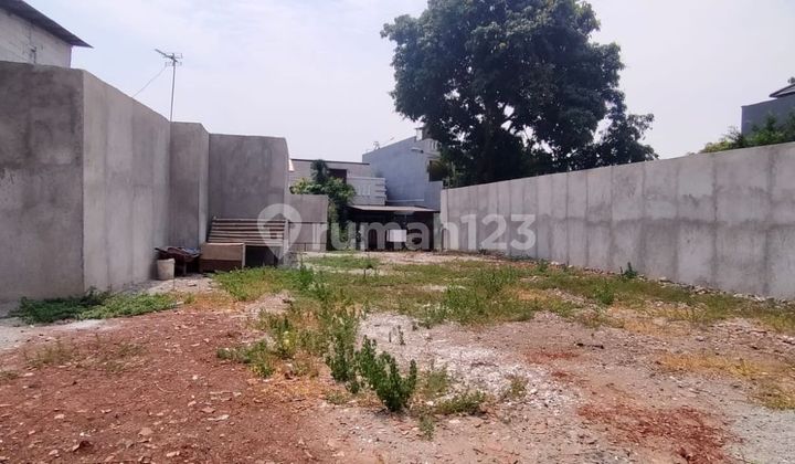 Hook Plot Land in Billymoon Pondok Kelapa, East Jakarta
