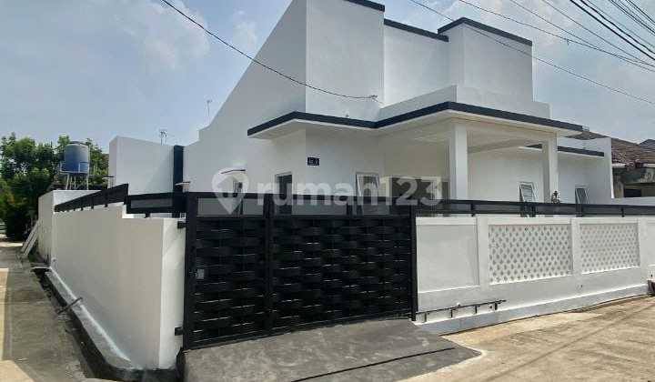 Ready-to-Move-In Hòok House with Spacious Area in South Pekayon, Bekasi