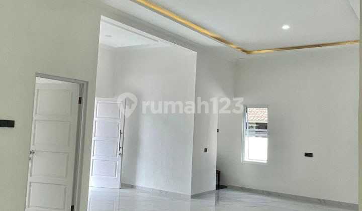 Ready-to-Move-In Hòok House with Spacious Area in South Pekayon, Bekasi
