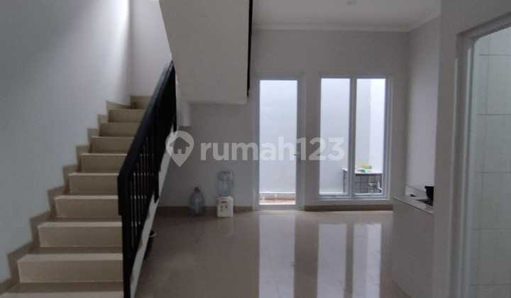 New Housing Complex House Near University in Cipedak Jagakarsa Jakarta 2