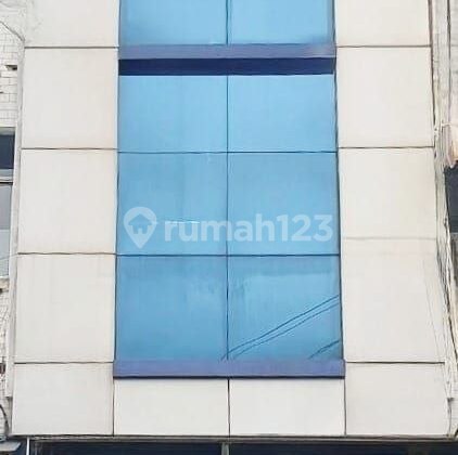 Strategic 3-Storey Shop House Busy in Cipinang Klender, East Jakarta 2