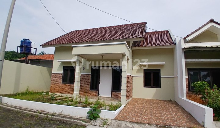 New Ready-to-Occupy House in Toll Jorr Cluster, Jatiasih, Bekasi New Ready-to-Occupy House in Toll Jorr Cluster, Jatiasih, Bekasi