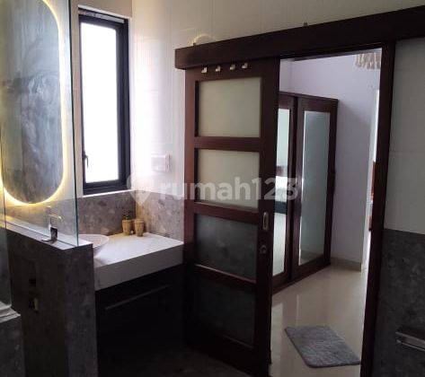 Rumah di Duren Tiga, 2 lantai, siap huni 8