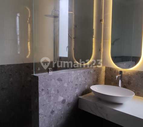 Rumah di Duren Tiga, 2 lantai, siap huni 7
