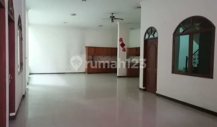 Rumah 3 Lantai Pluit Sakti, Murah 1