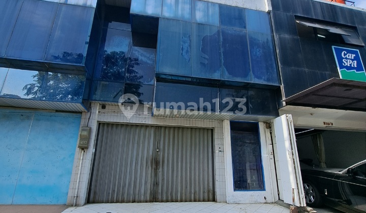 Ruko Gading Kirana Utara 1.5 Lantai, Parkiran Luas